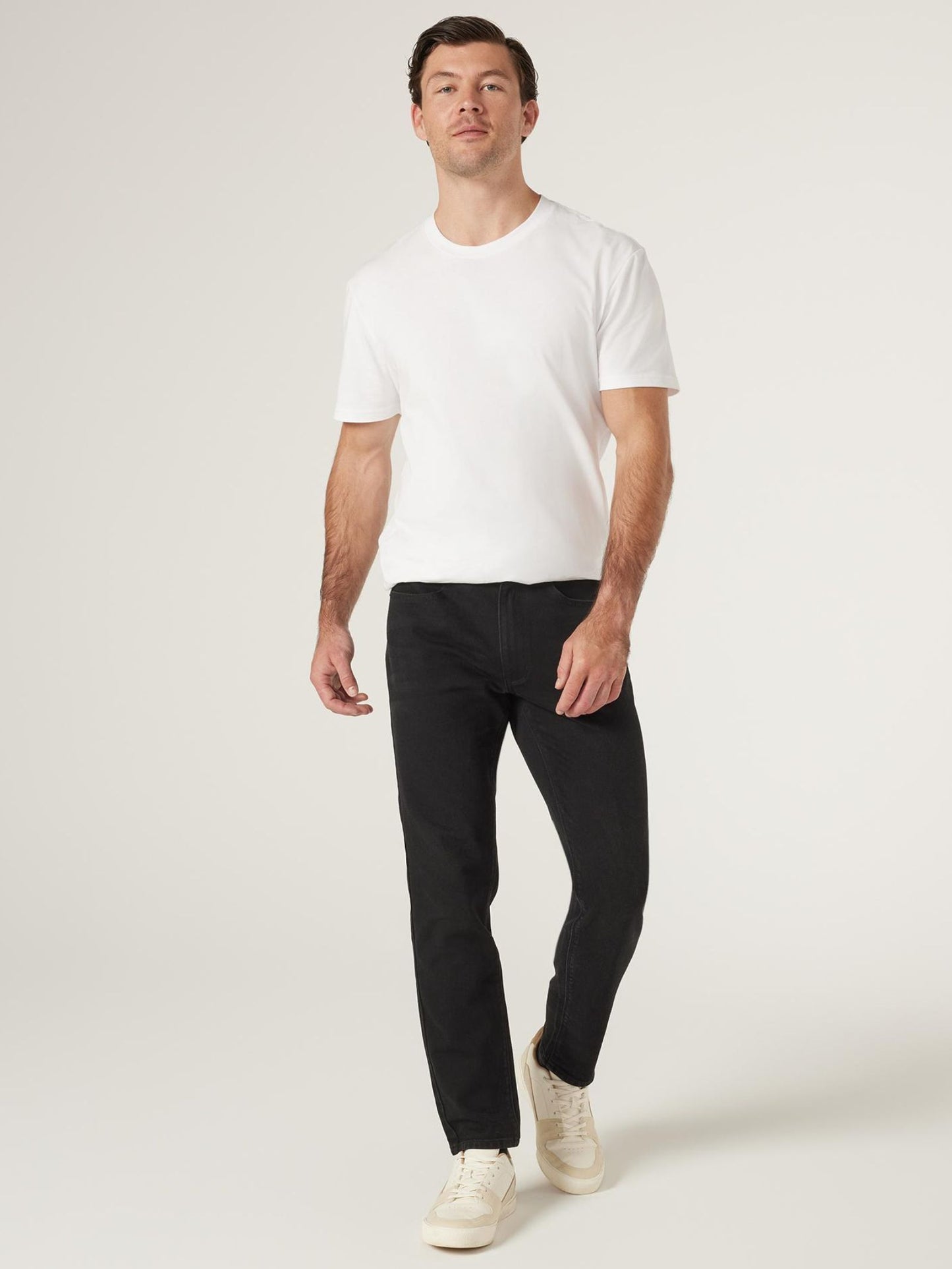 Relaxed Straight Jeans