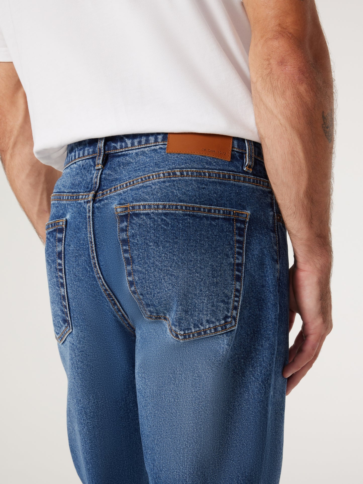 Relaxed Straight Jean