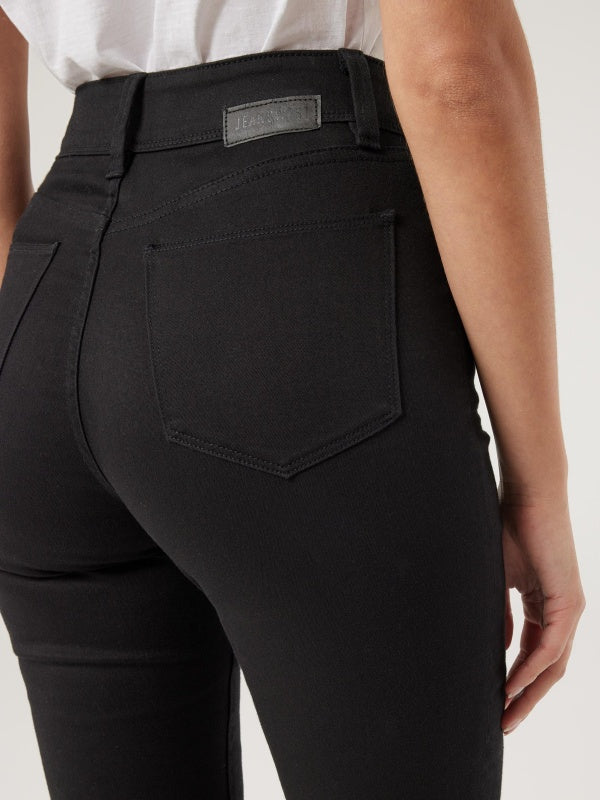 Women's Trimmer Straight Jeans