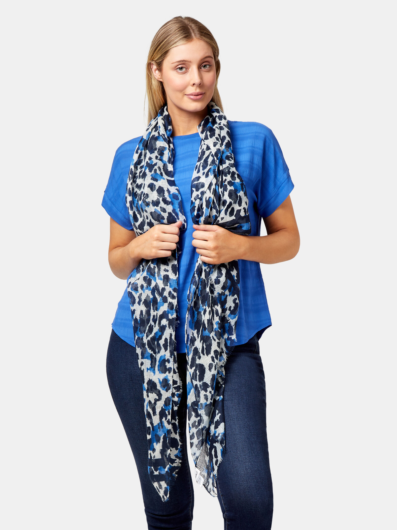 Noelle scarf hotsell