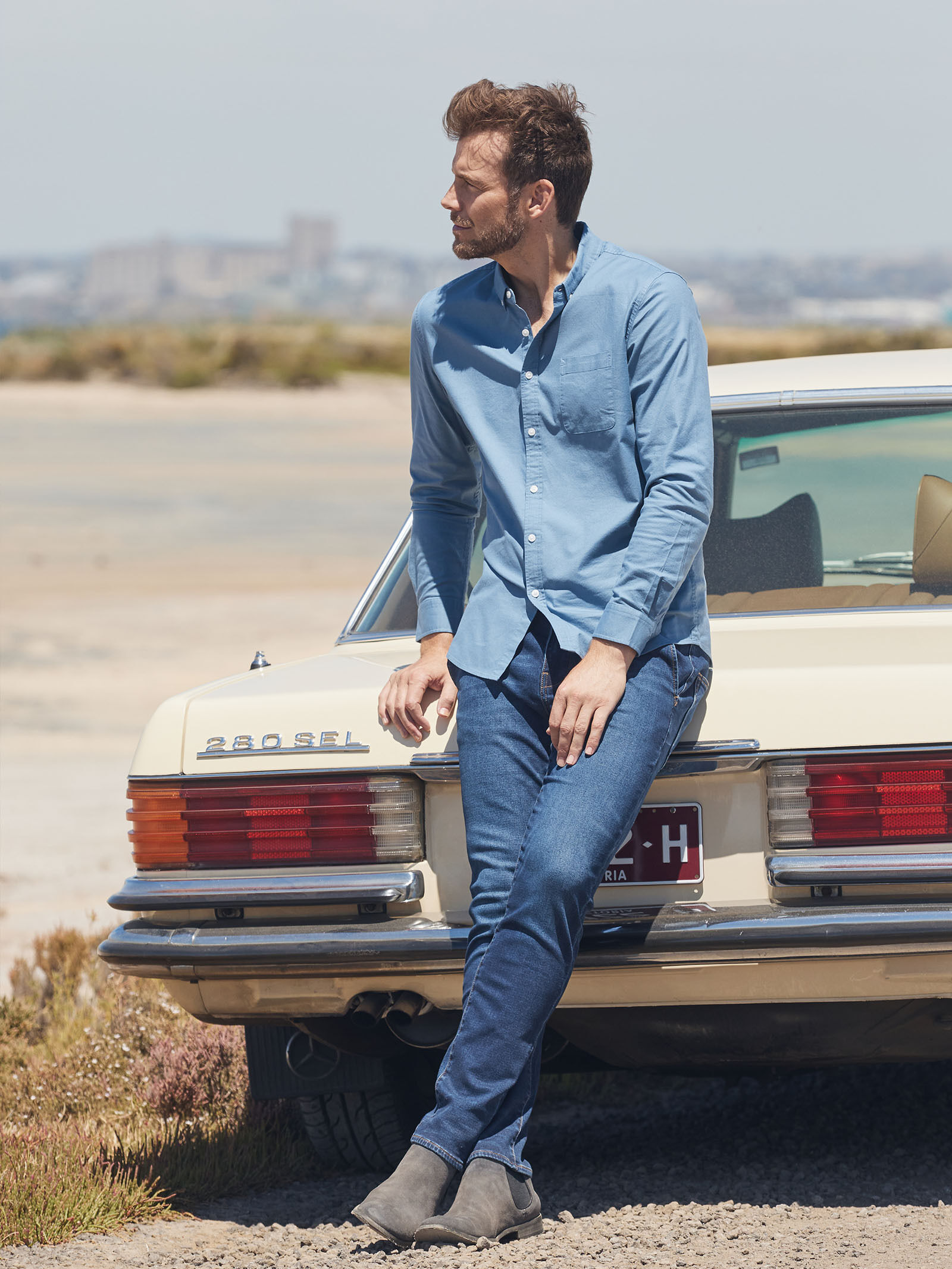 Oxford shirt 2025 with jeans