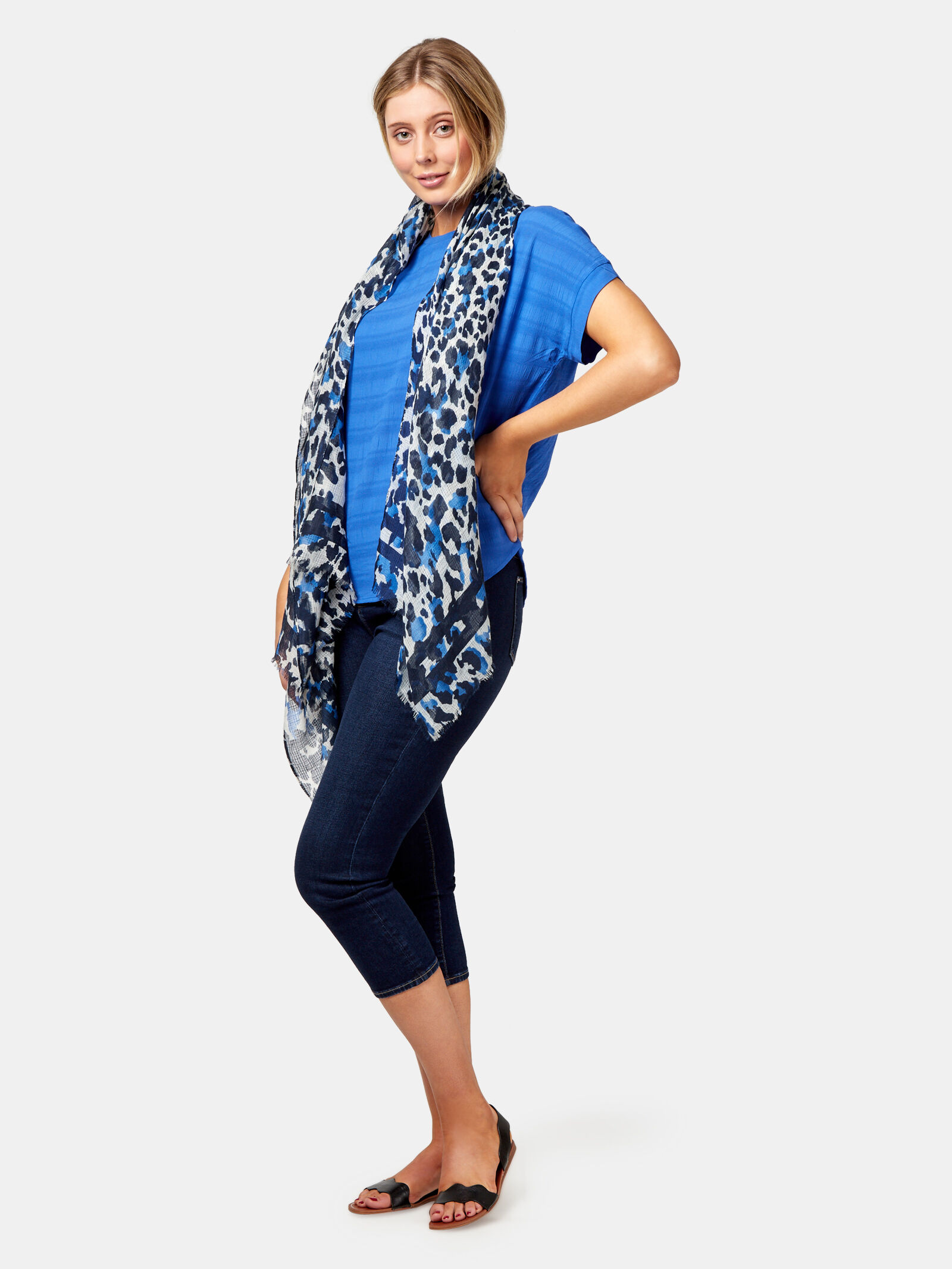 Noelle scarf sale