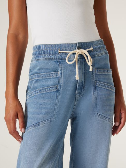 Emily J-Luxe Tapered Jeans, Light Indigo, hi-res