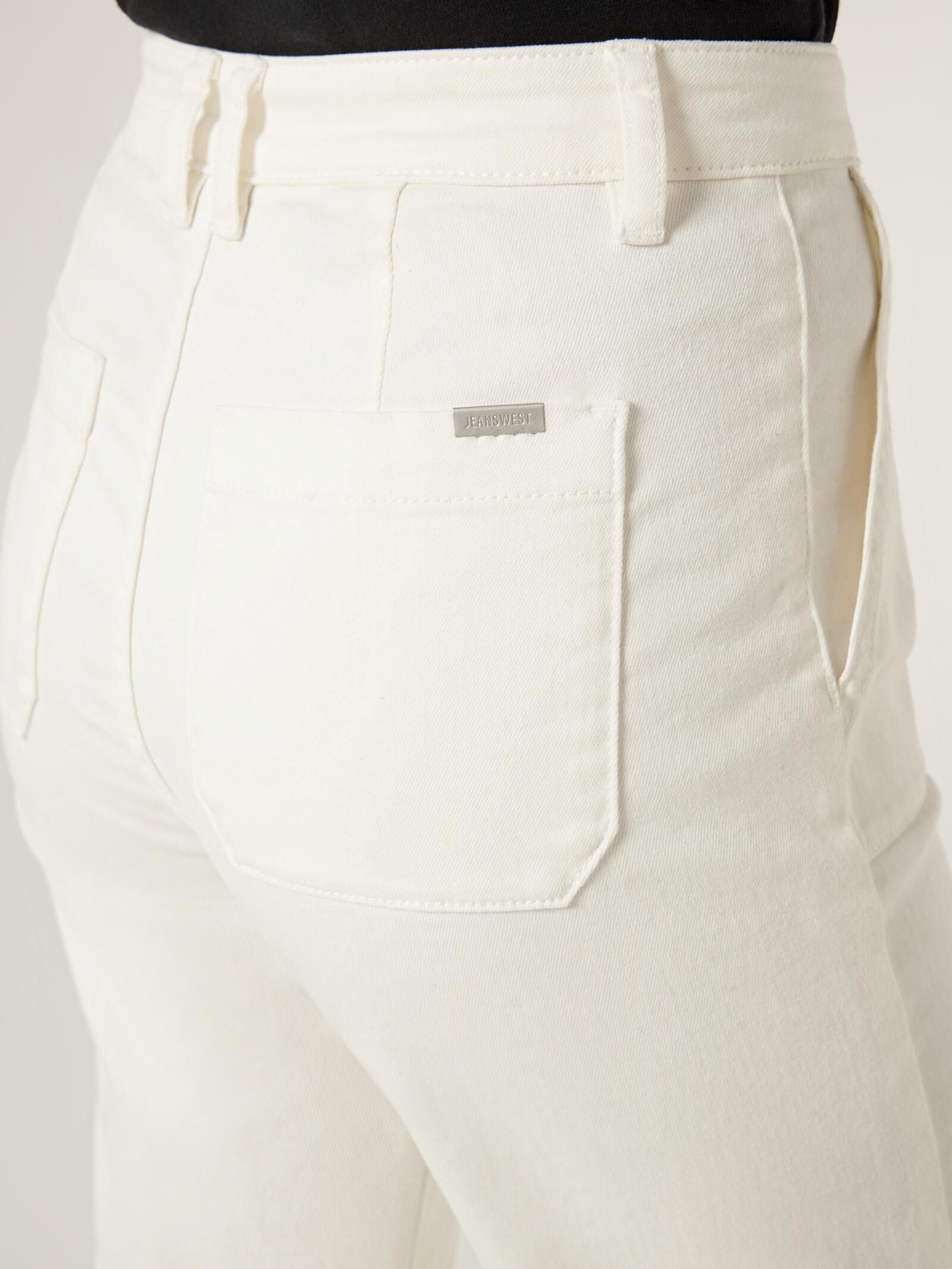 Womens white capri jeans top