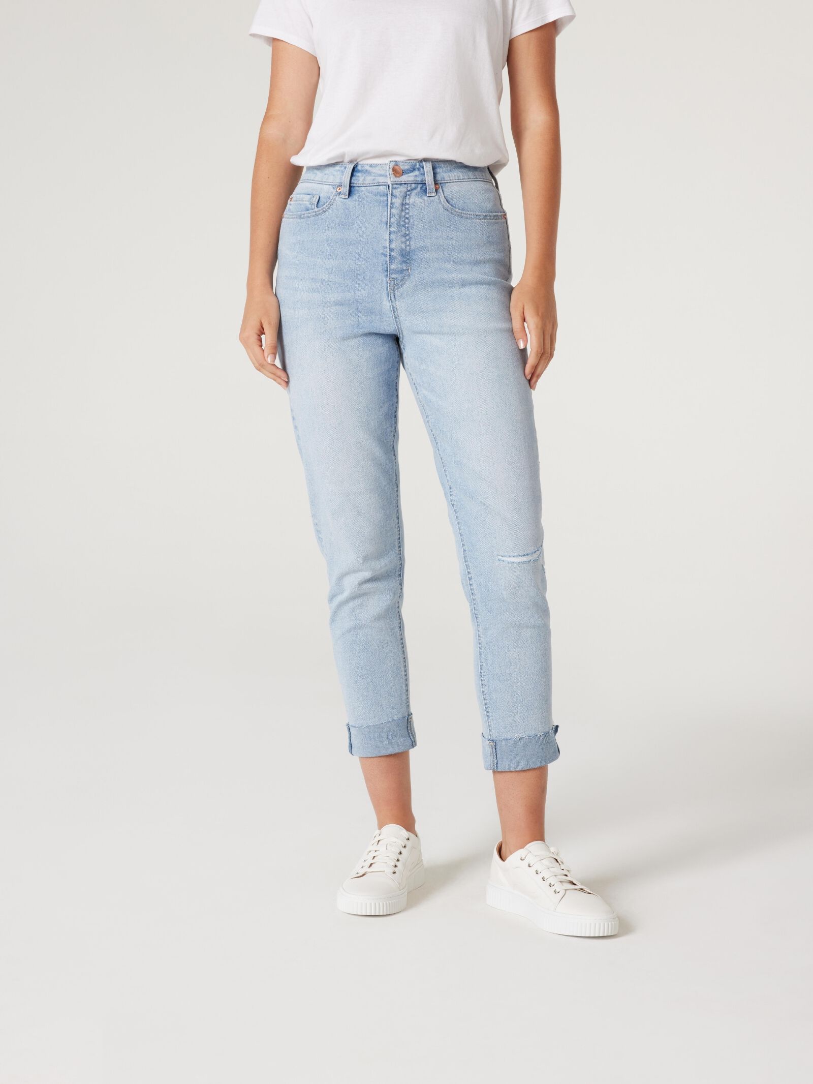 Light blue hotsell cropped jeans