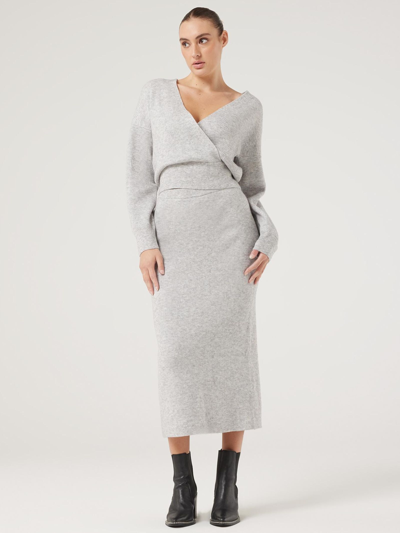 Grey sweater knit skirt 2025