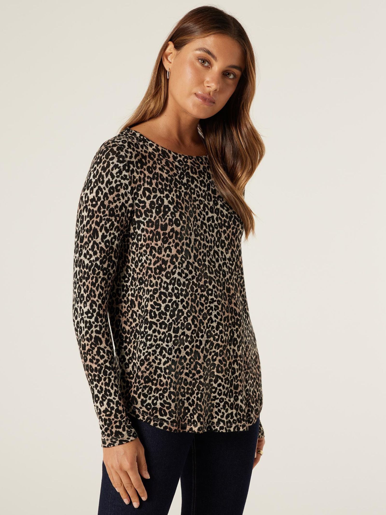 Sophia Soft Touch Curve Hem Pullover Jeanswest