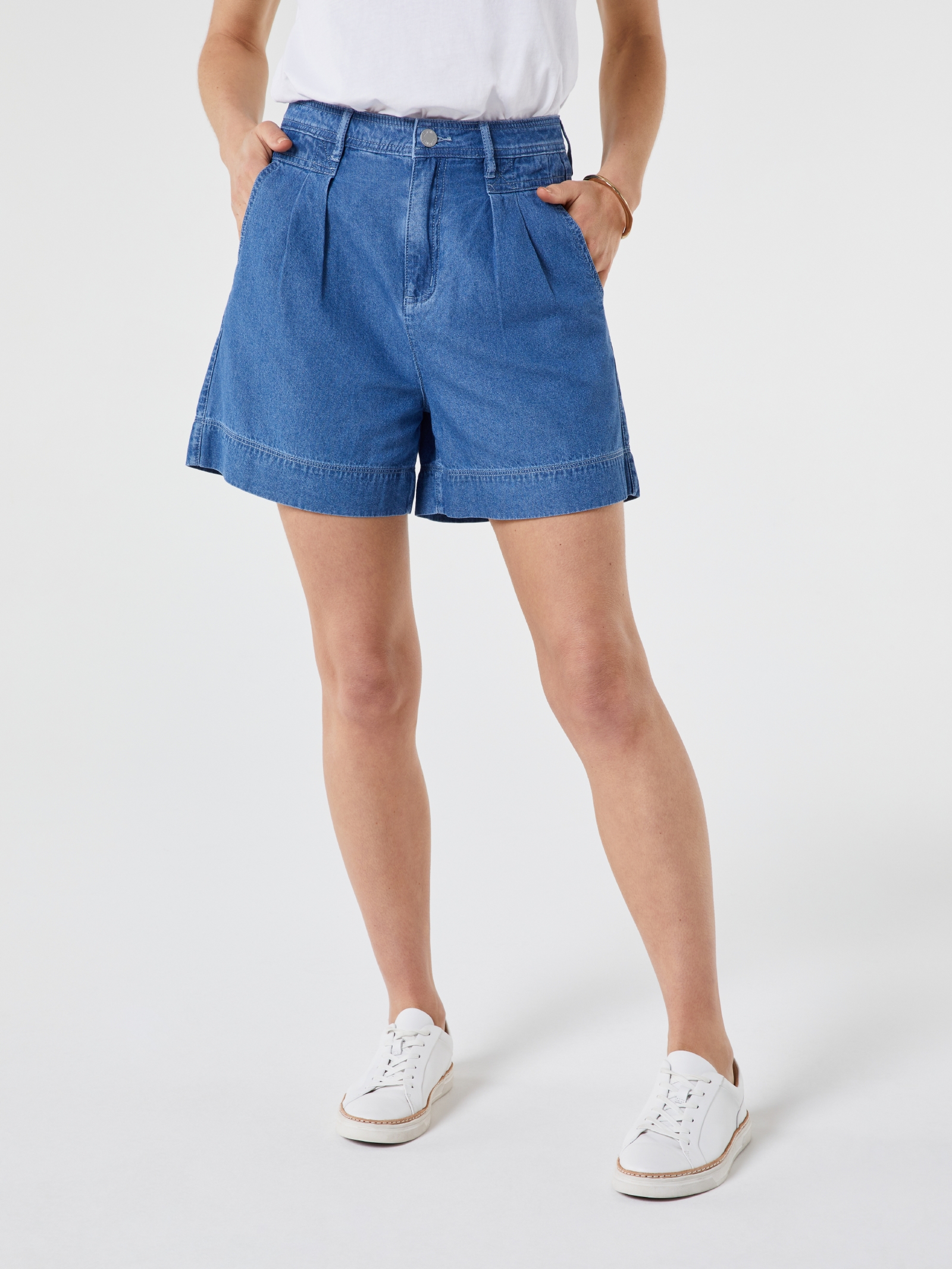 Yasmin Pleat Denim Short Jeanswest