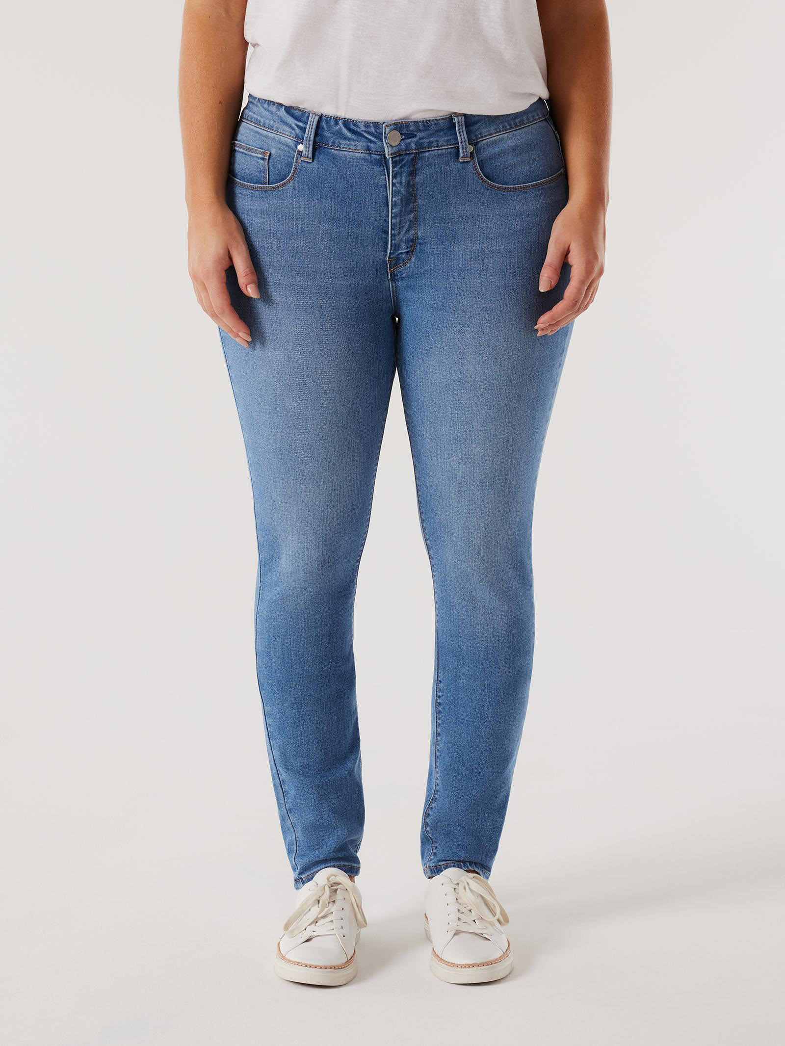 Curve Embracer Skinny Jeans | Jeanswest