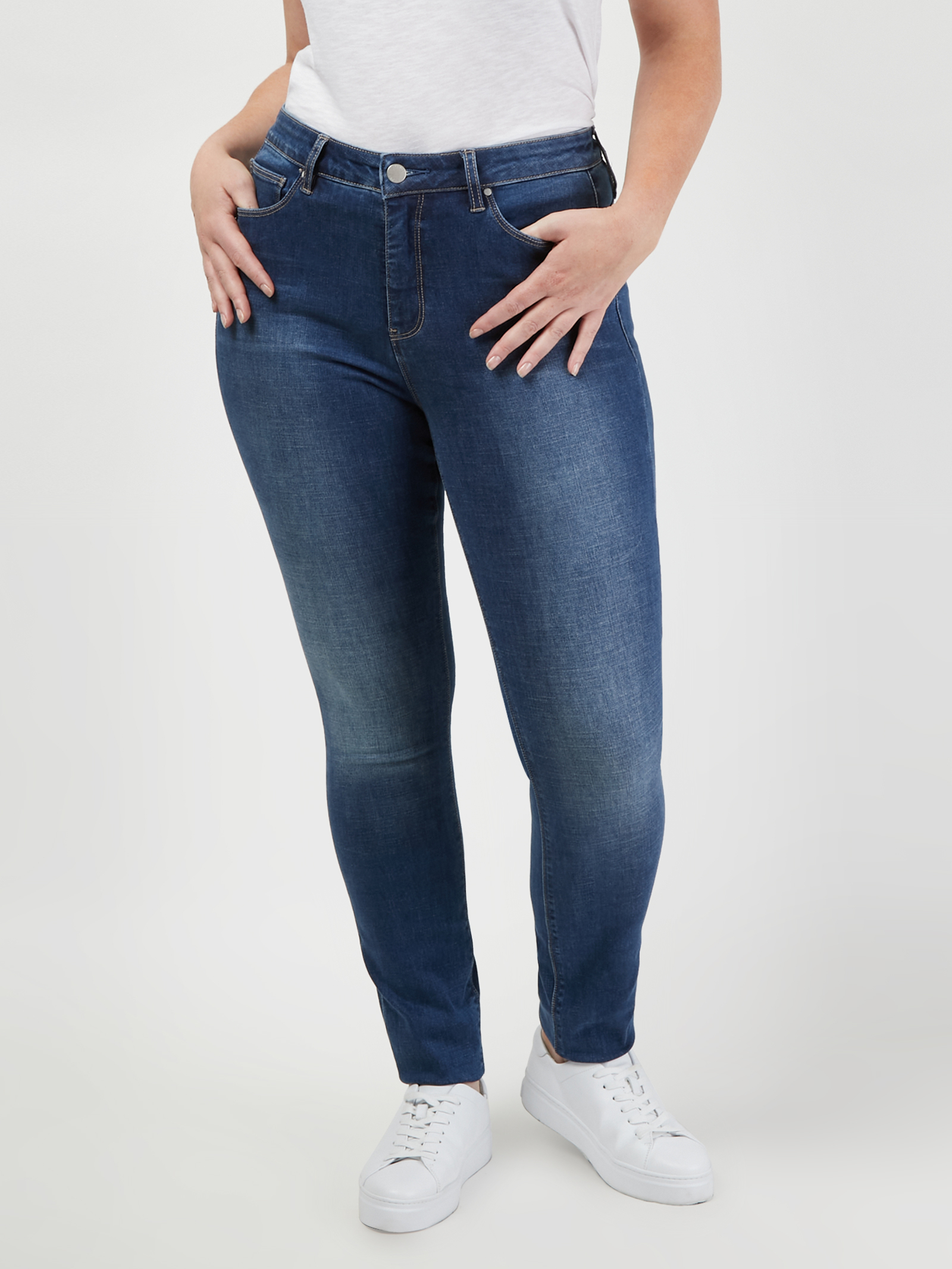 Curve enhancing jeans shop